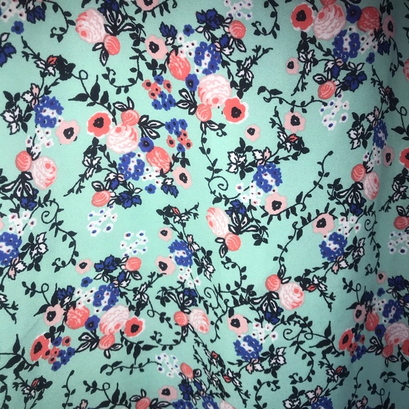 Floral High Low Top - Picture 2 of 4